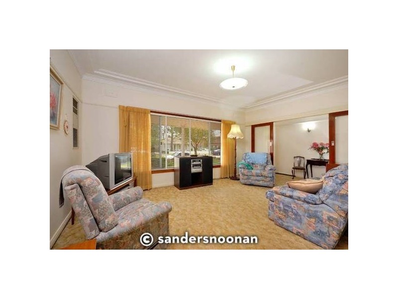 40 Ogilvy Street (South), Peakhurst NSW 2210