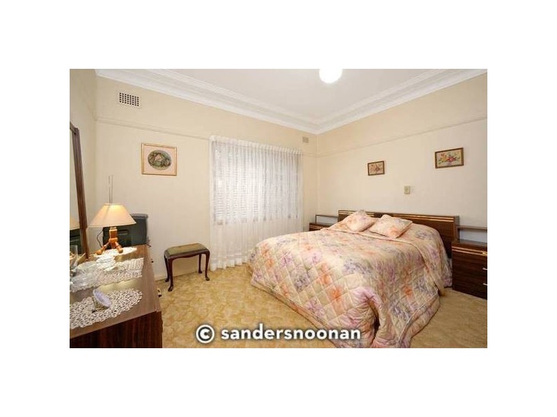 40 Ogilvy Street (South), Peakhurst NSW 2210