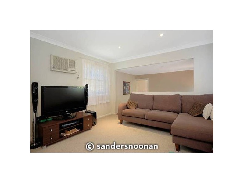 19 Caledonia Crescent, Peakhurst NSW 2210