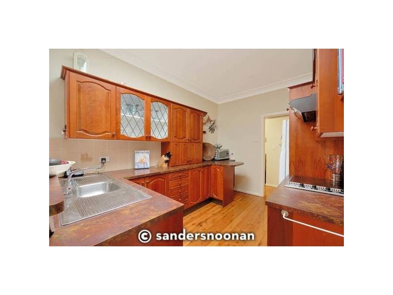 19 Caledonia Crescent, Peakhurst NSW 2210