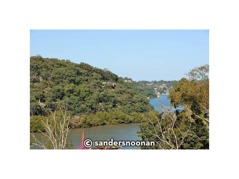 2/4 Woodcliff Parade, Lugarno NSW 2210