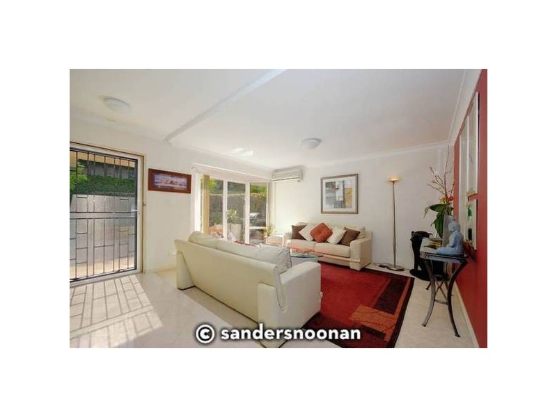 2/4 Woodcliff Parade, Lugarno NSW 2210