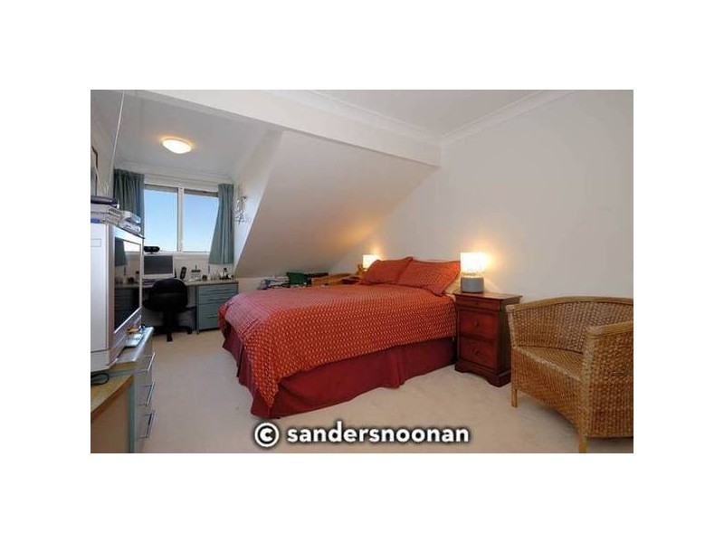 2/4 Woodcliff Parade, Lugarno NSW 2210