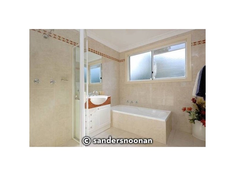 2/4 Woodcliff Parade, Lugarno NSW 2210