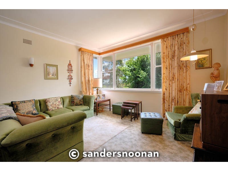 10 Allwood Crescent, Lugarno NSW 2210