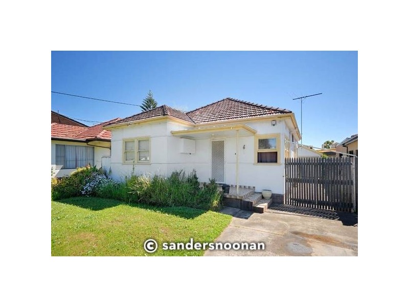 29 Canarys Road, Roselands NSW 2196
