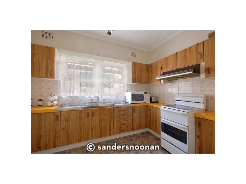 29 Canarys Road, Roselands NSW 2196