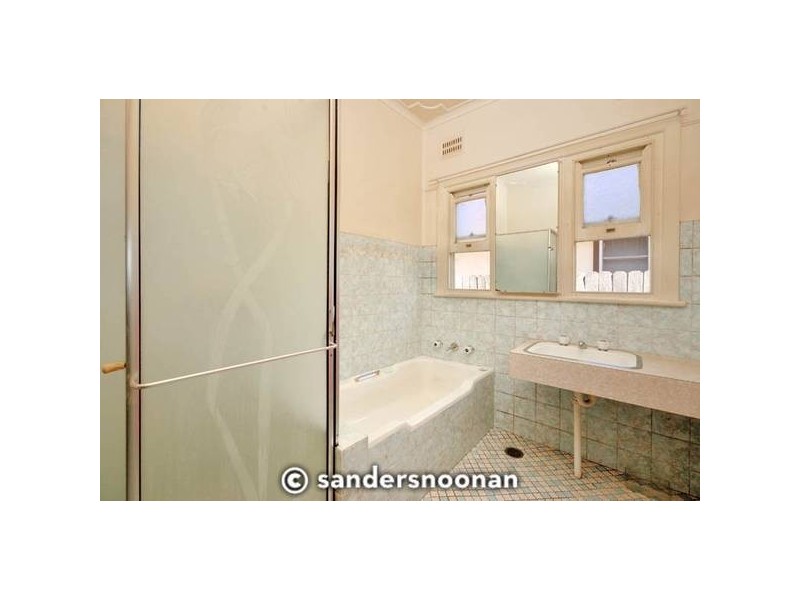 29 Canarys Road, Roselands NSW 2196