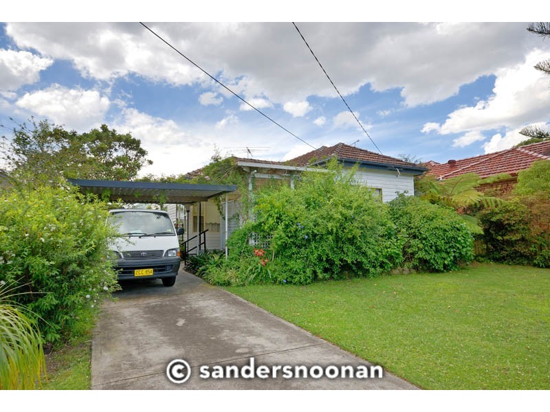 6 Beaumaris Crescent, Mortdale NSW 2223