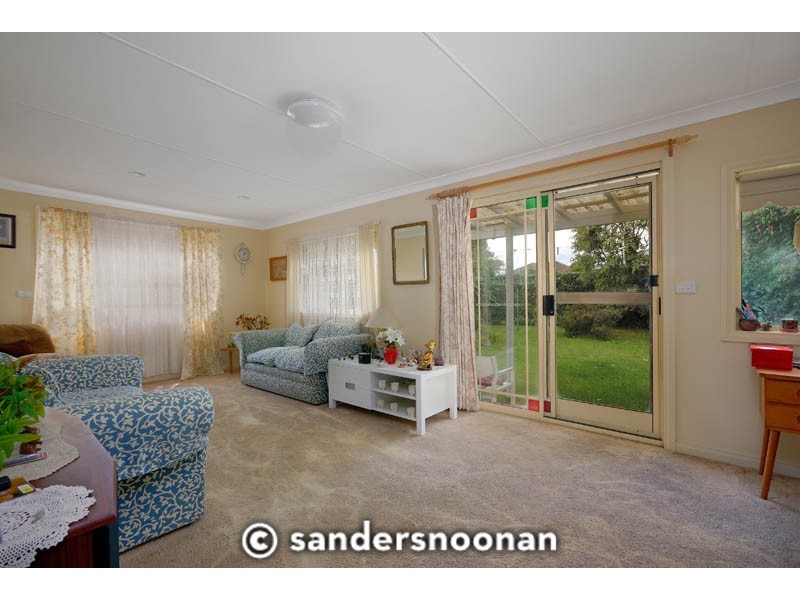 6 Beaumaris Crescent, Mortdale NSW 2223