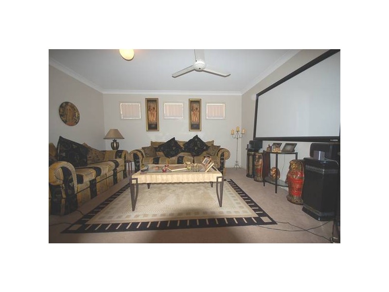 8 Catani Court, Warner QLD 4500