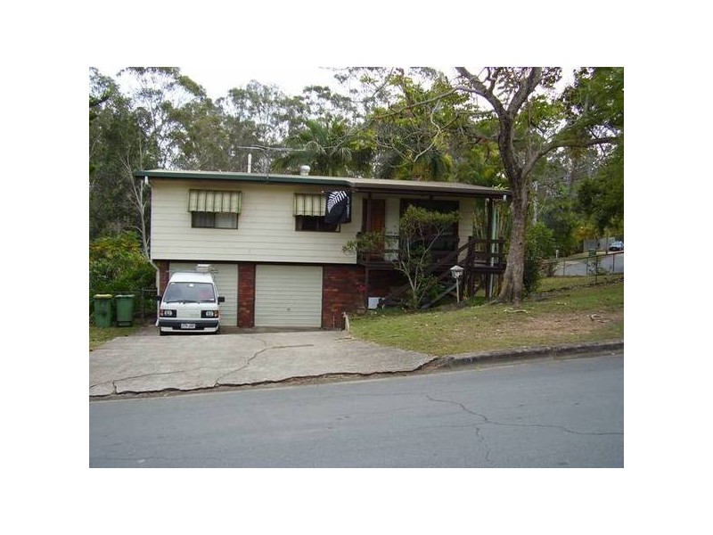 13 Warringah Grove, Petrie QLD 4502