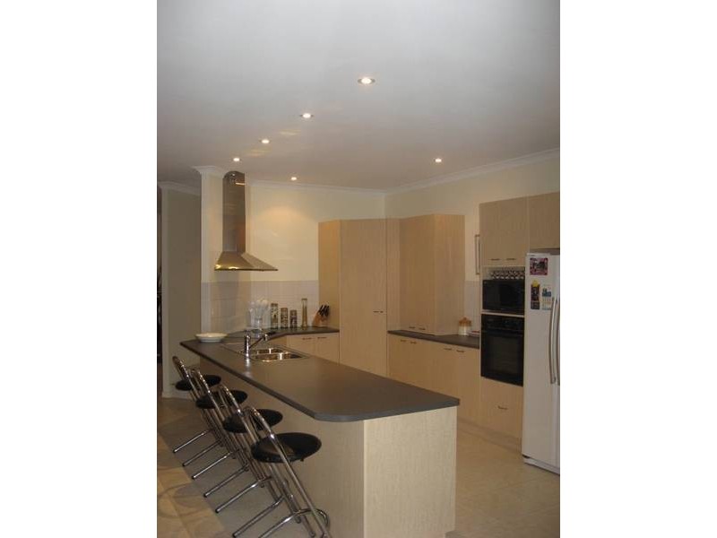 2 Ritchie Court, Petrie QLD 4502