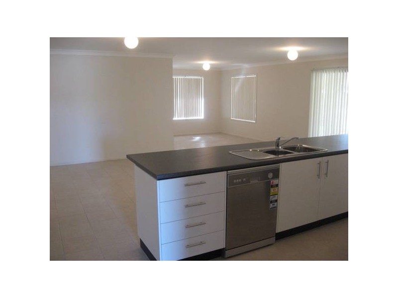 12 Bolte Crescent, Kallangur QLD 4503