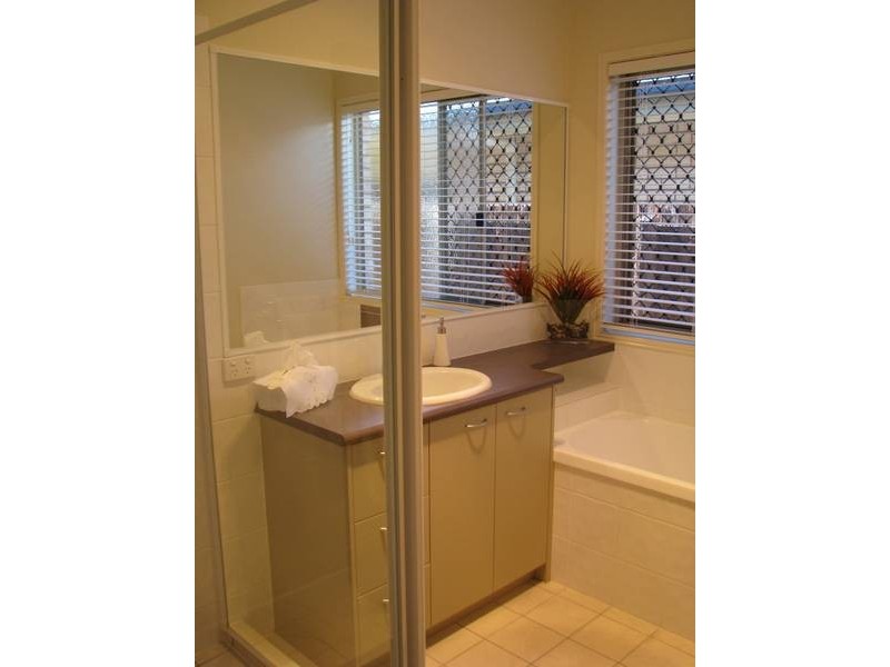 10 Wilga Street, North Lakes QLD 4509