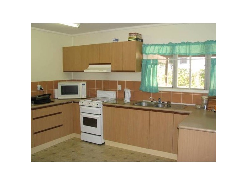 16 Crest St, Kallangur QLD 4503