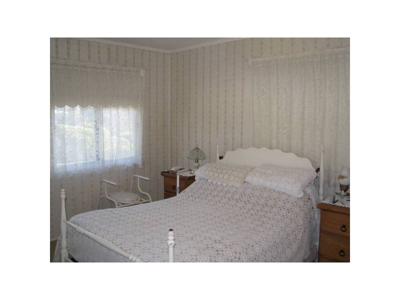 16 Crest St, Kallangur QLD 4503