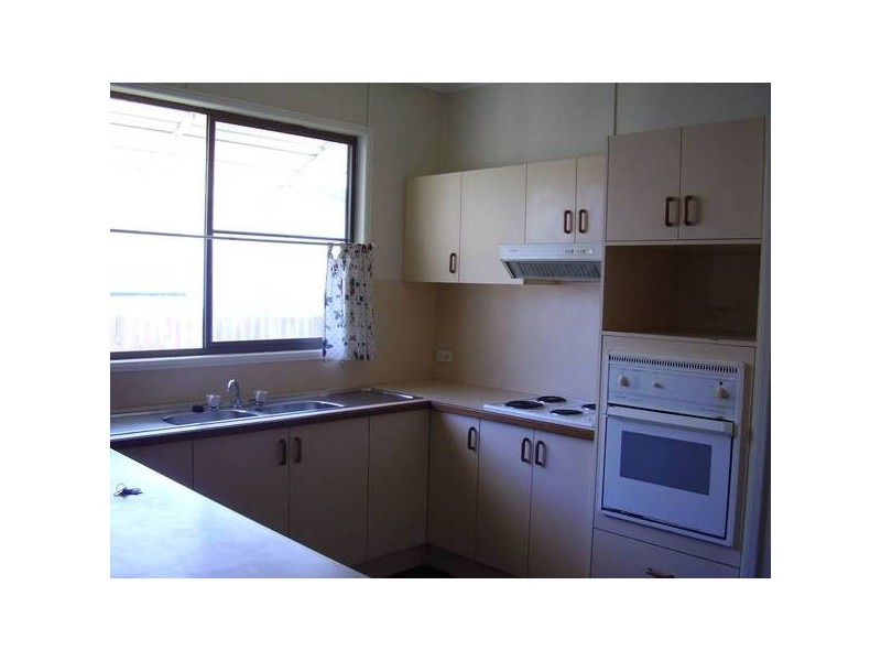 2 Andrew Street, Kallangur QLD 4503