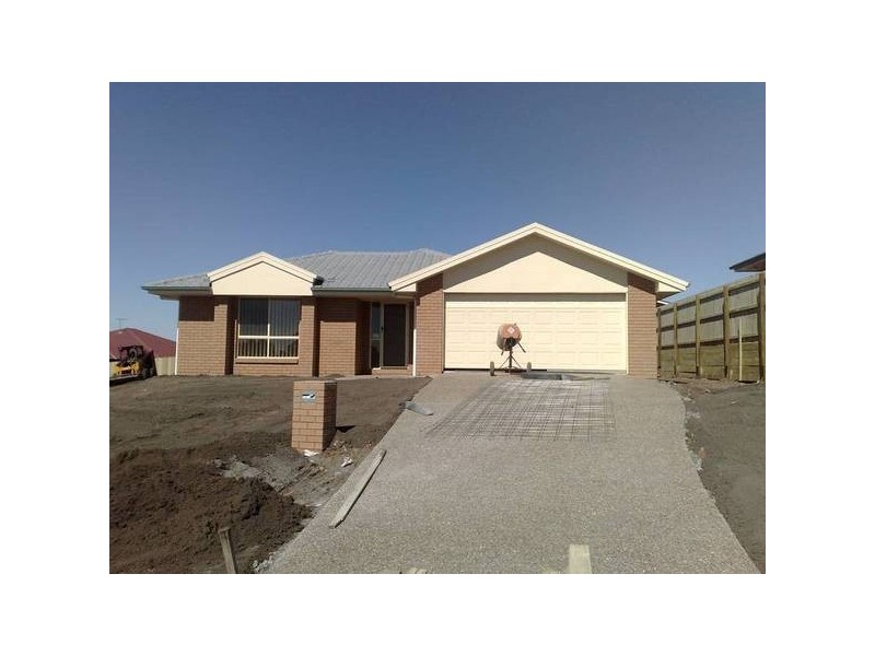 102 Tibrogargan Drive, Narangba QLD 4504