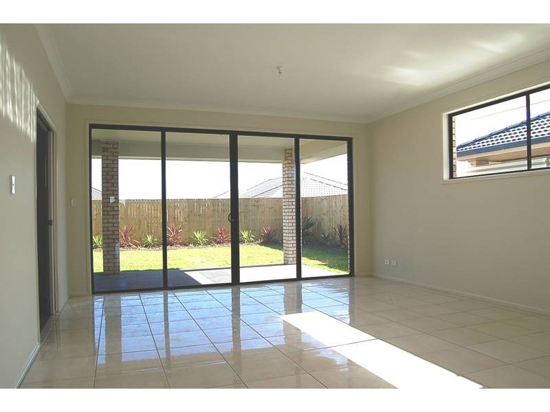12 Dusky Street, North Lakes QLD 4509