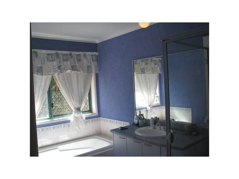 1 Kruger Court, Petrie QLD 4502