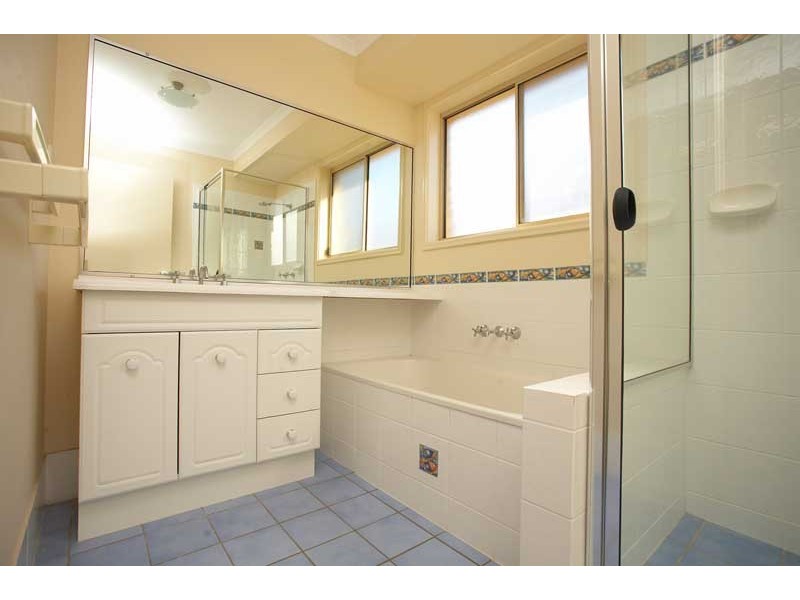 2 Whitfield Court, North Lakes QLD 4509