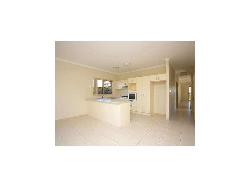 5 Kurrajong Circuit, North Lakes QLD 4509