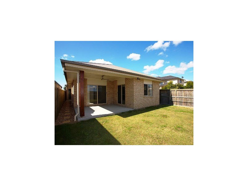 5 Kurrajong Circuit, North Lakes QLD 4509