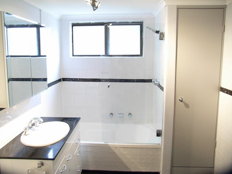 31/142 Moore Street, Liverpool NSW 2170