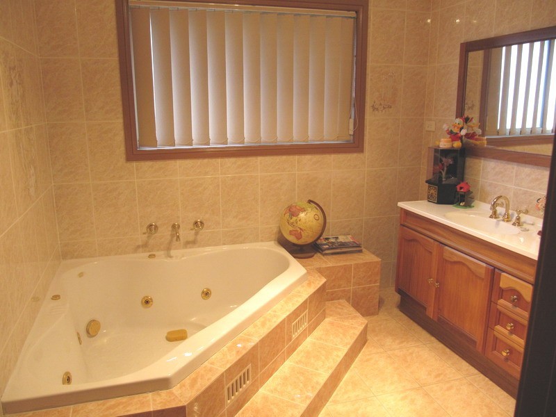 Hinchinbrook NSW 2168