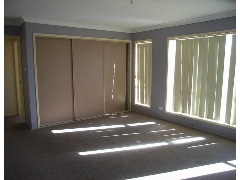 1 Lombardo St, Prestons NSW 2170