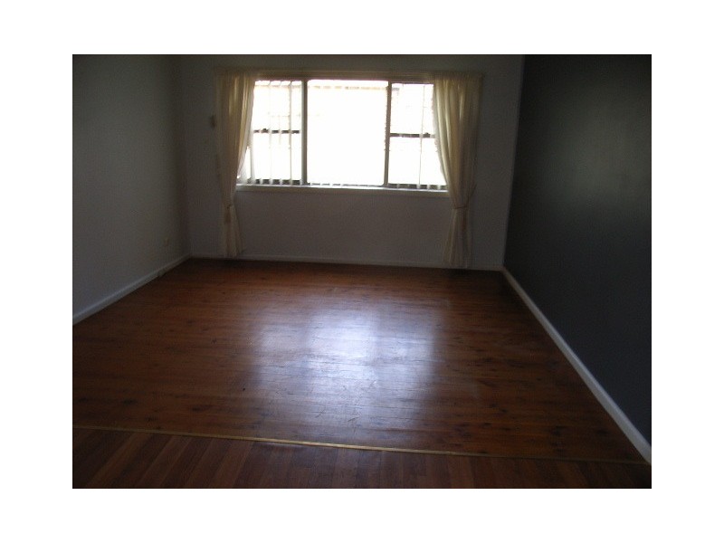 8 Vincent Ave, Liverpool NSW 2170