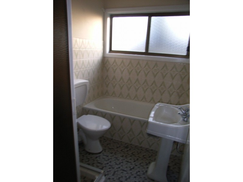 8 Vincent Ave, Liverpool NSW 2170