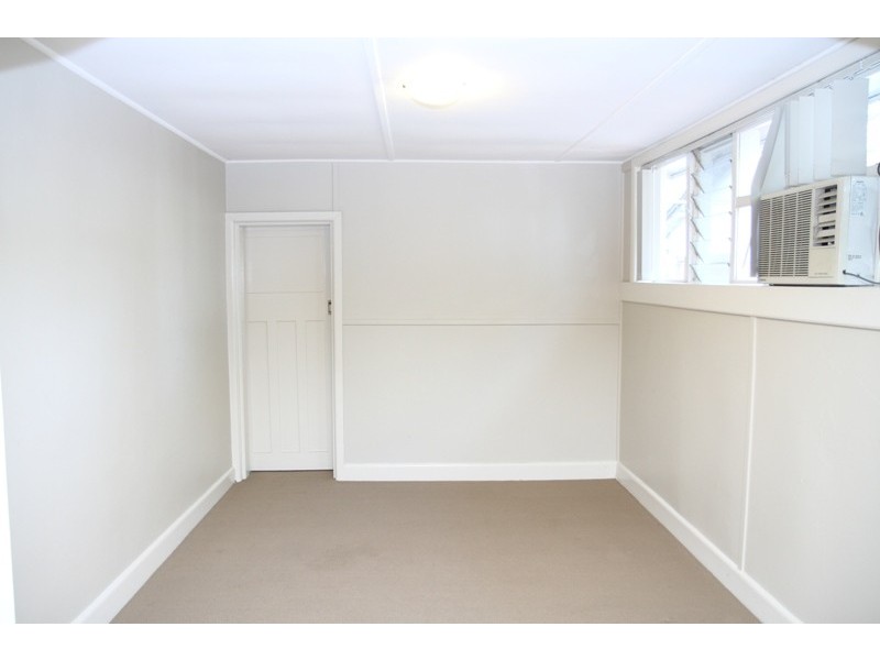 16 Moorebank Ave, Moorebank NSW 2170