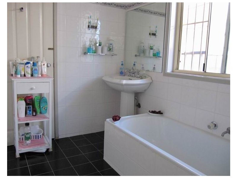 204 North Liverpool Road, Green Valley NSW 2168