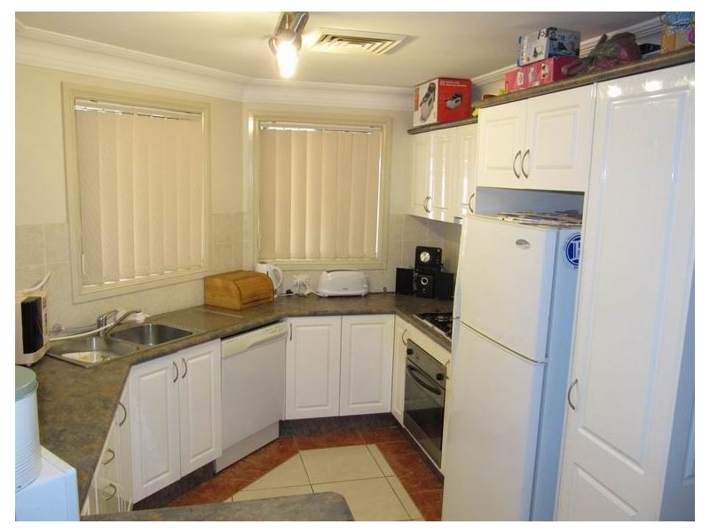 11 Chadley Place, West Hoxton NSW 2171