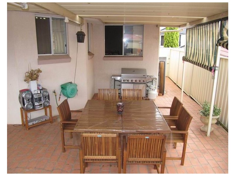 11 Chadley Place, West Hoxton NSW 2171