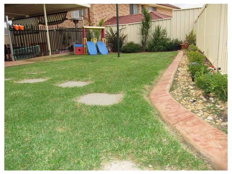 11 Chadley Place, West Hoxton NSW 2171