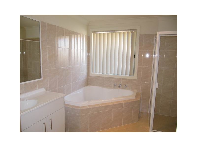 16 Montazah St, Spring Farm NSW 2570