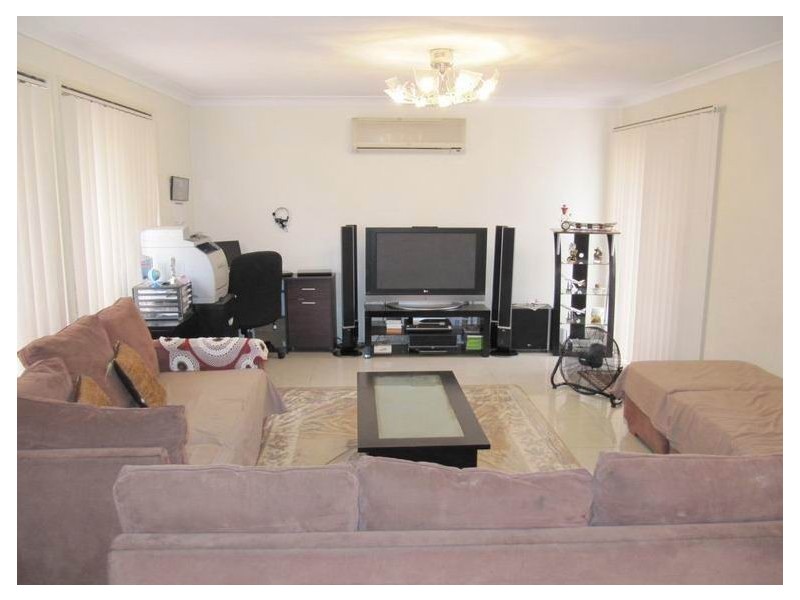 West Hoxton NSW 2171