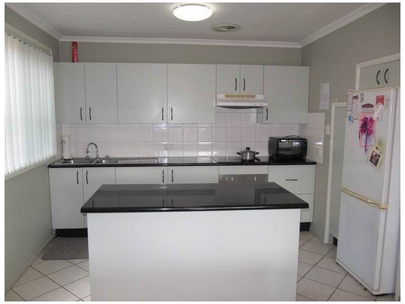 11 Whiteley Close, Casula NSW 2170