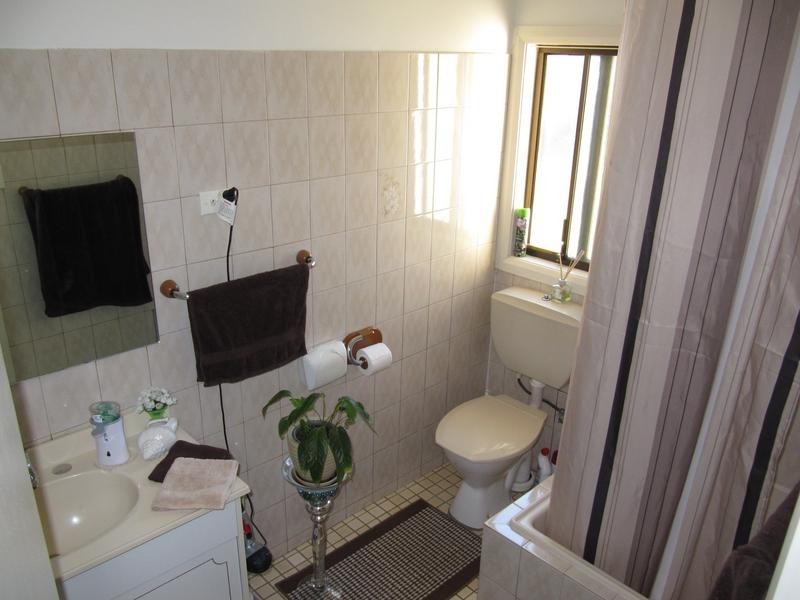 12 Charter Street, Sadleir NSW 2168