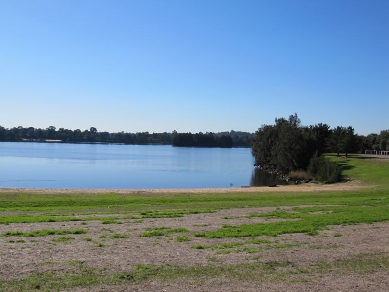 39 Nottingham Crescent, Chipping Norton NSW 2170