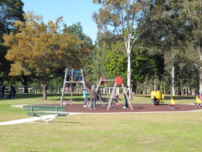 39 Nottingham Crescent, Chipping Norton NSW 2170