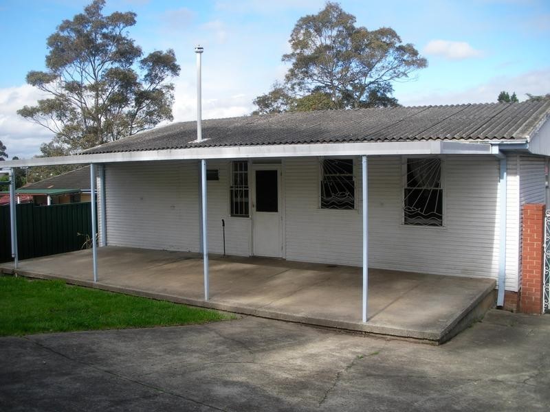 7 Devon Place, Busby NSW 2168