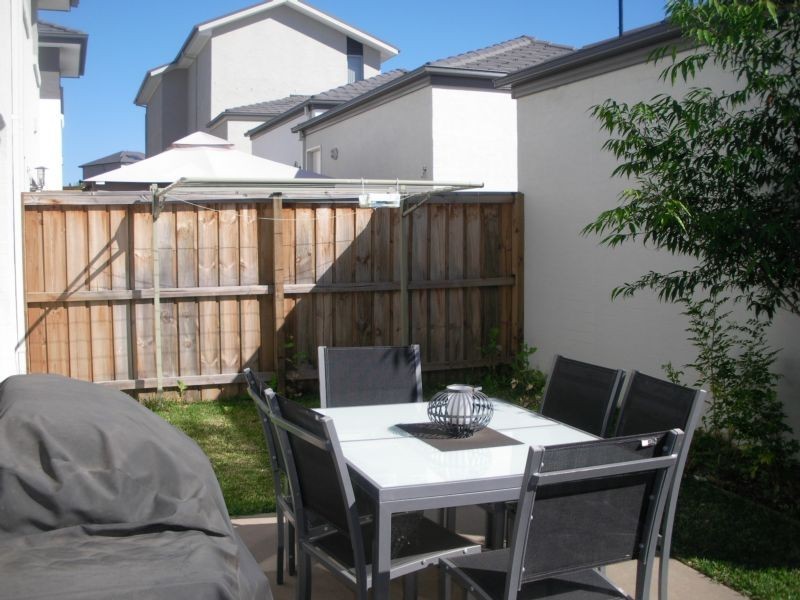 3 Lockheed Avenue, Middleton Grange NSW 2171