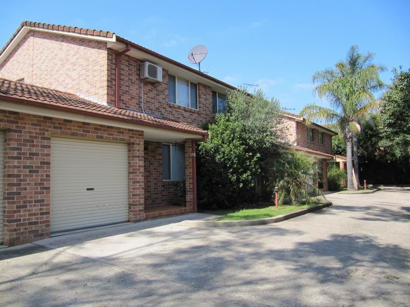 2/53 Trafalgar, Glenfield NSW 2167