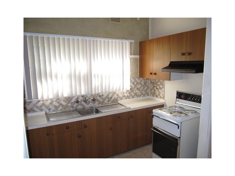 8 Roland Avenue, Liverpool NSW 2170