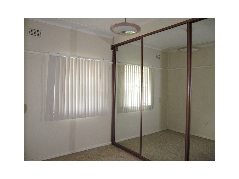 8 Roland Avenue, Liverpool NSW 2170