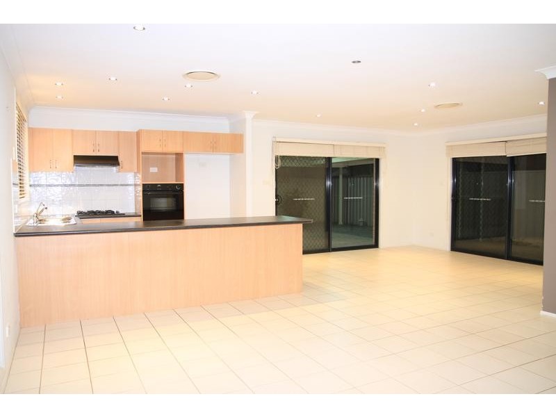 25 Ferraro Crescent, West Hoxton NSW 2171